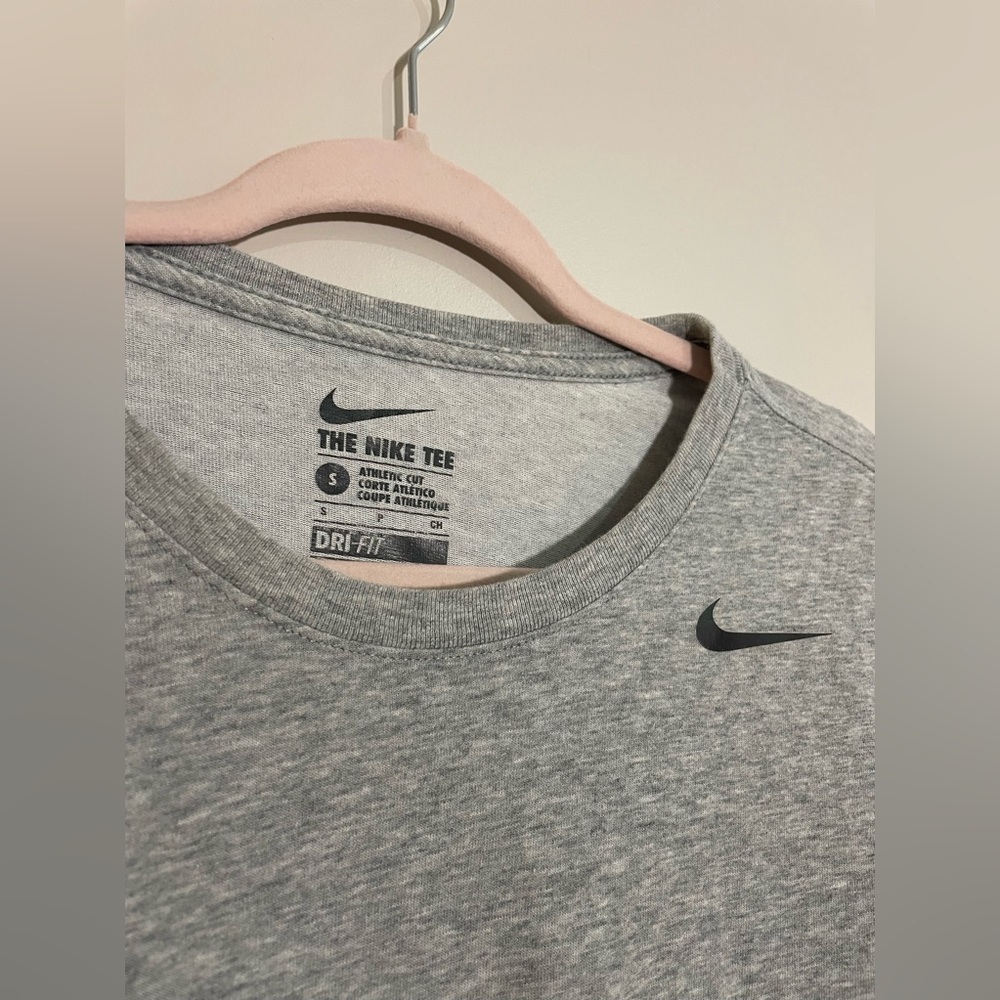 Nike Gray T Shirt with Small Swish - Picture 2 of 3